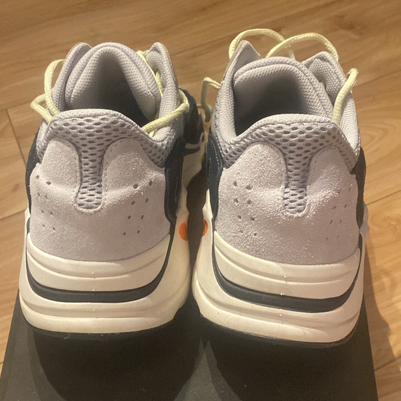 Yeezy 700 waverunner - Used - Size 12 - Picture 4 of 7